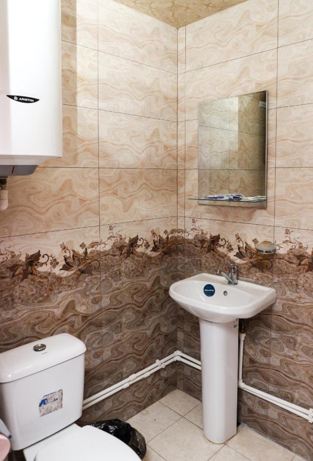 Naberejni Hotel Meghri Luaran gambar