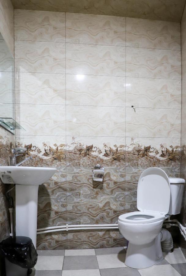 Naberejni Hotel Meghri Luaran gambar